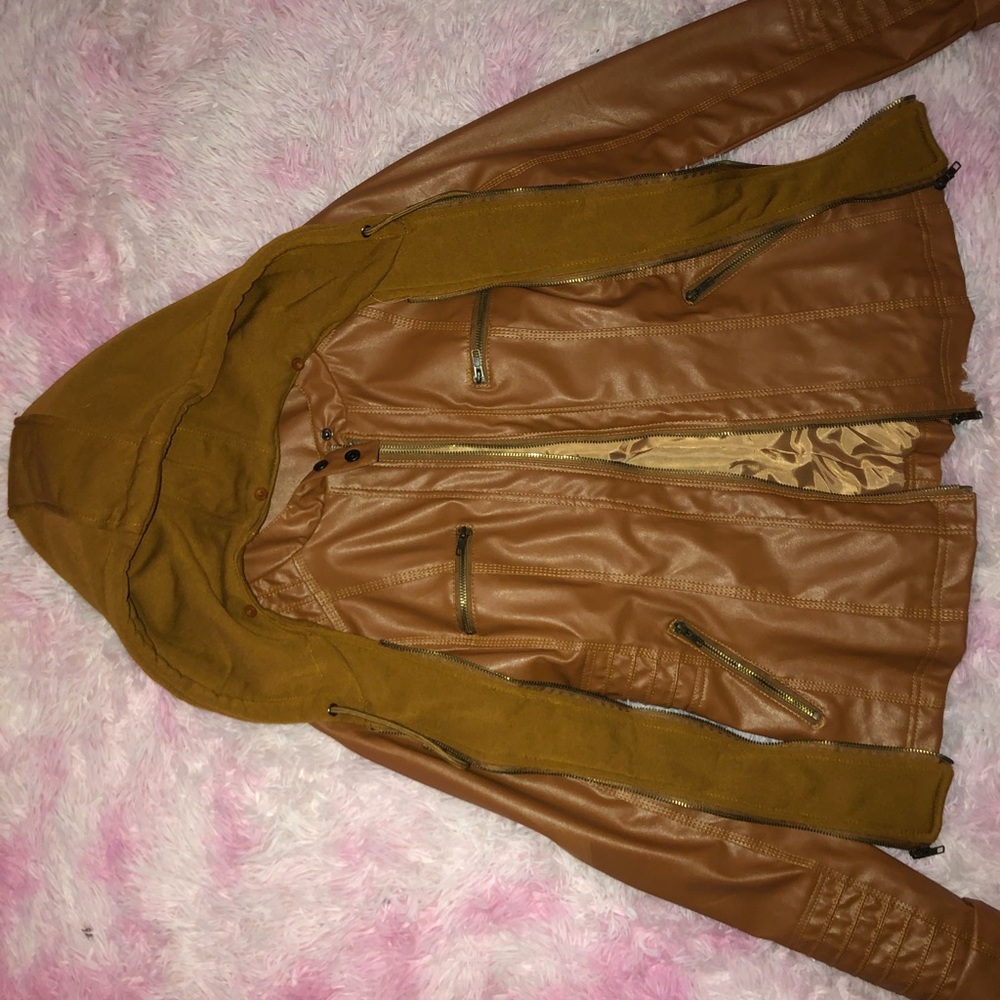Brown leather jacket with zip in hoodie